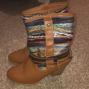 Ankle boots with yarn design- super comfortable!